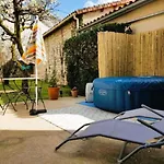 Holiday home Maison Chinsa *