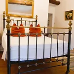 Holiday home Maison Chinsa