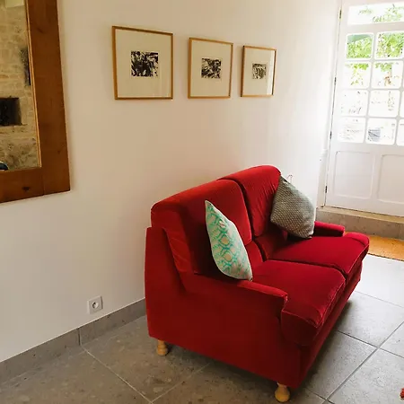 Holiday home Maison Chinsa Saint-Angeau